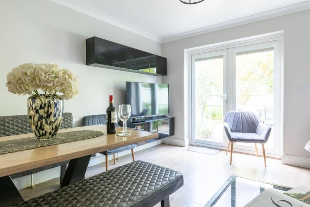 Holiday home Olive Tree Townhouse, With Parking *