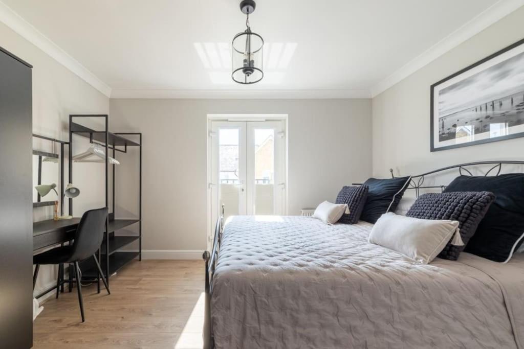 Olive Tree Townhouse, With Parking Holiday home Whitstable