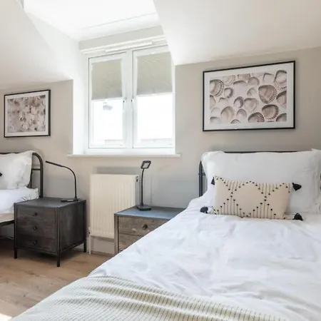 Olive Tree Townhouse, With Parking Villa Whitstable Exterior photo